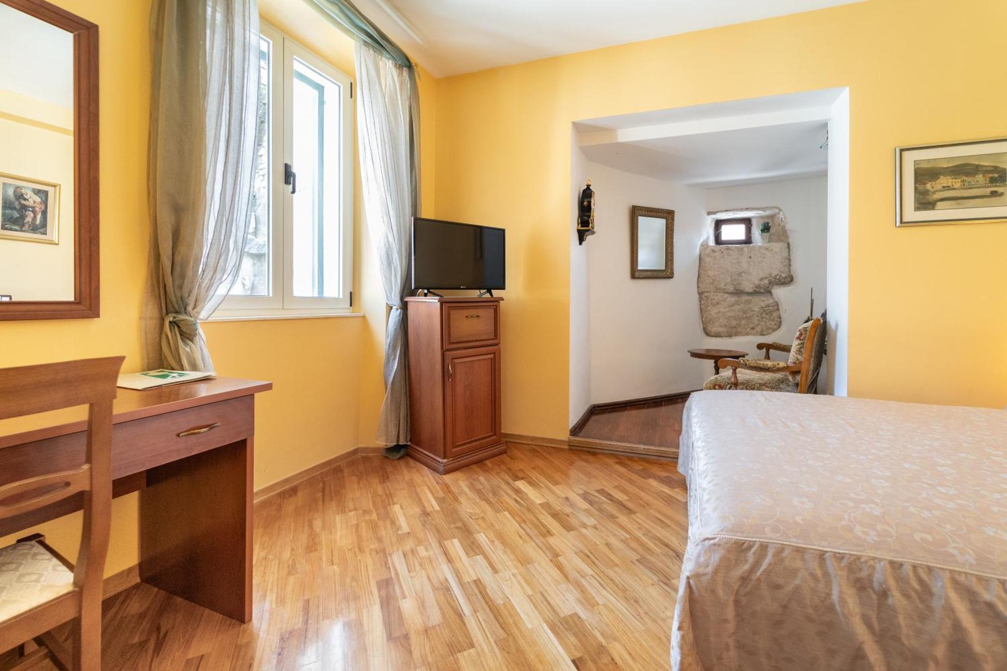 Peristil Hotel
