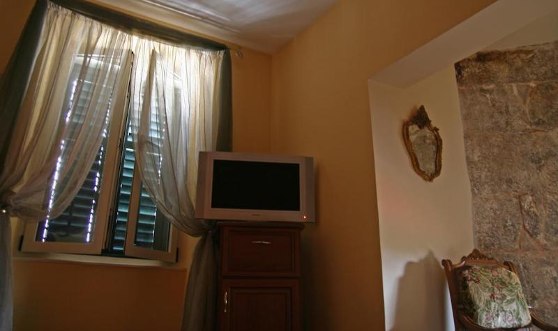 Peristil Hotell 3*