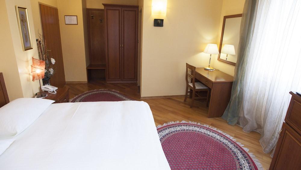 Hotell Peristil