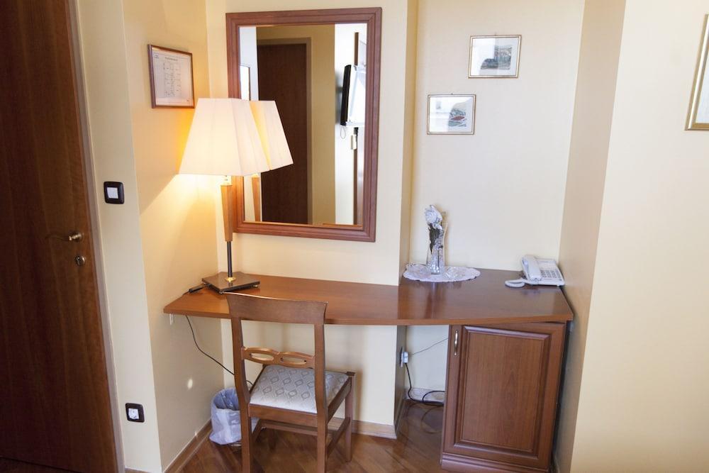 Hotell Peristil 3*