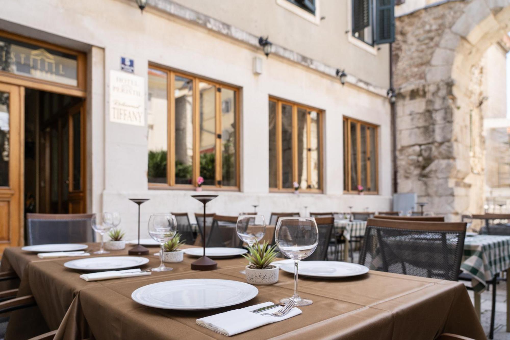 Peristil Hotel
